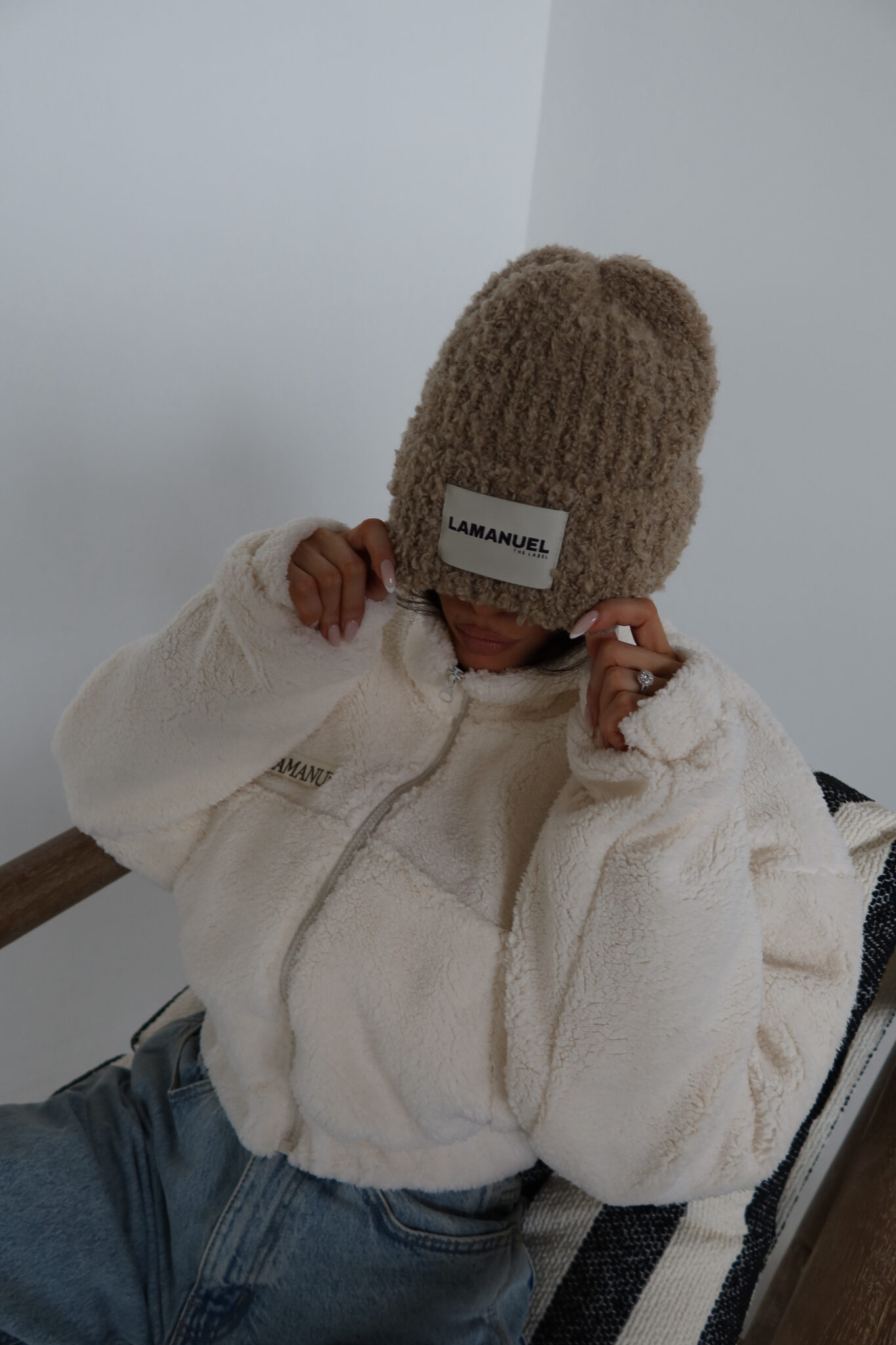 Czapka PLUSHIE beż - obrazek 4