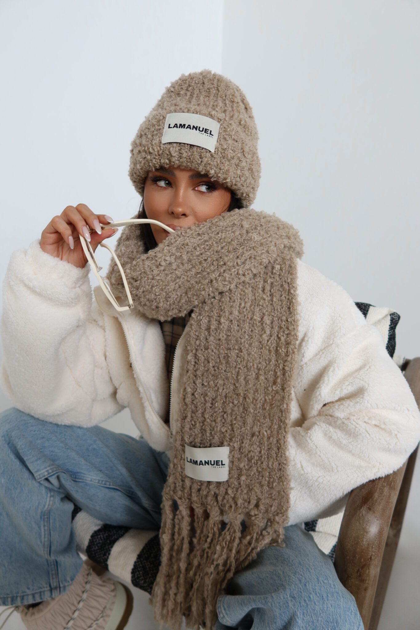 Szalik PLUSHIE beż - obrazek 4