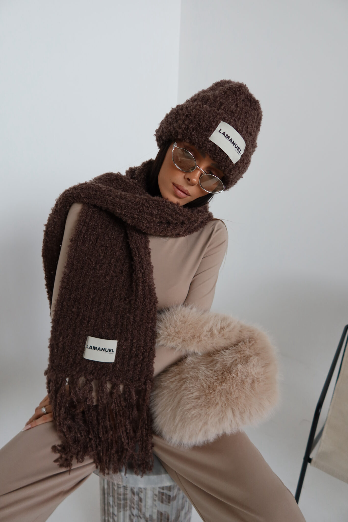 Szalik PLUSHIE czekolada - obrazek 4