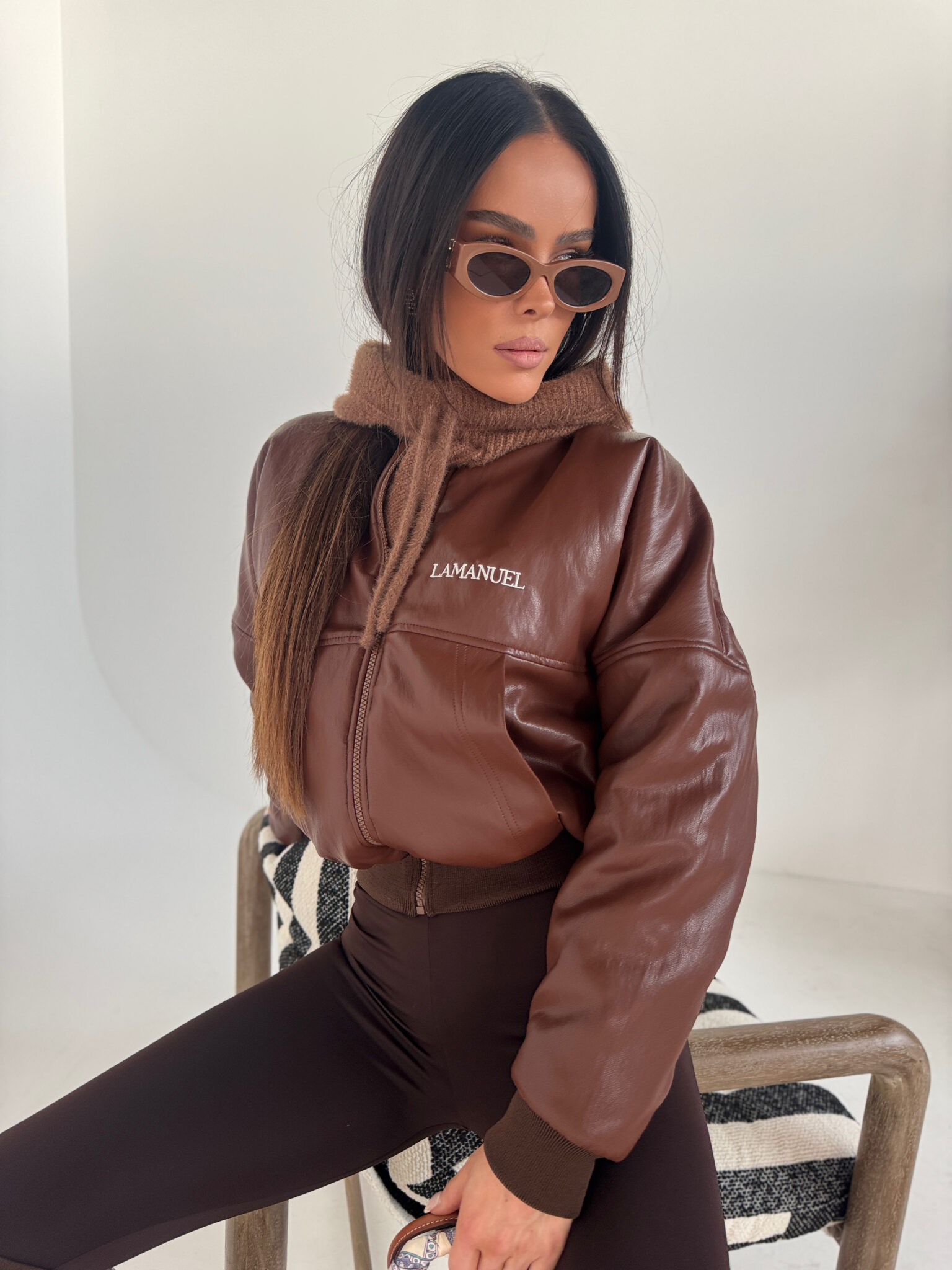 Kurtka TIMELESS czekolada - obrazek 3