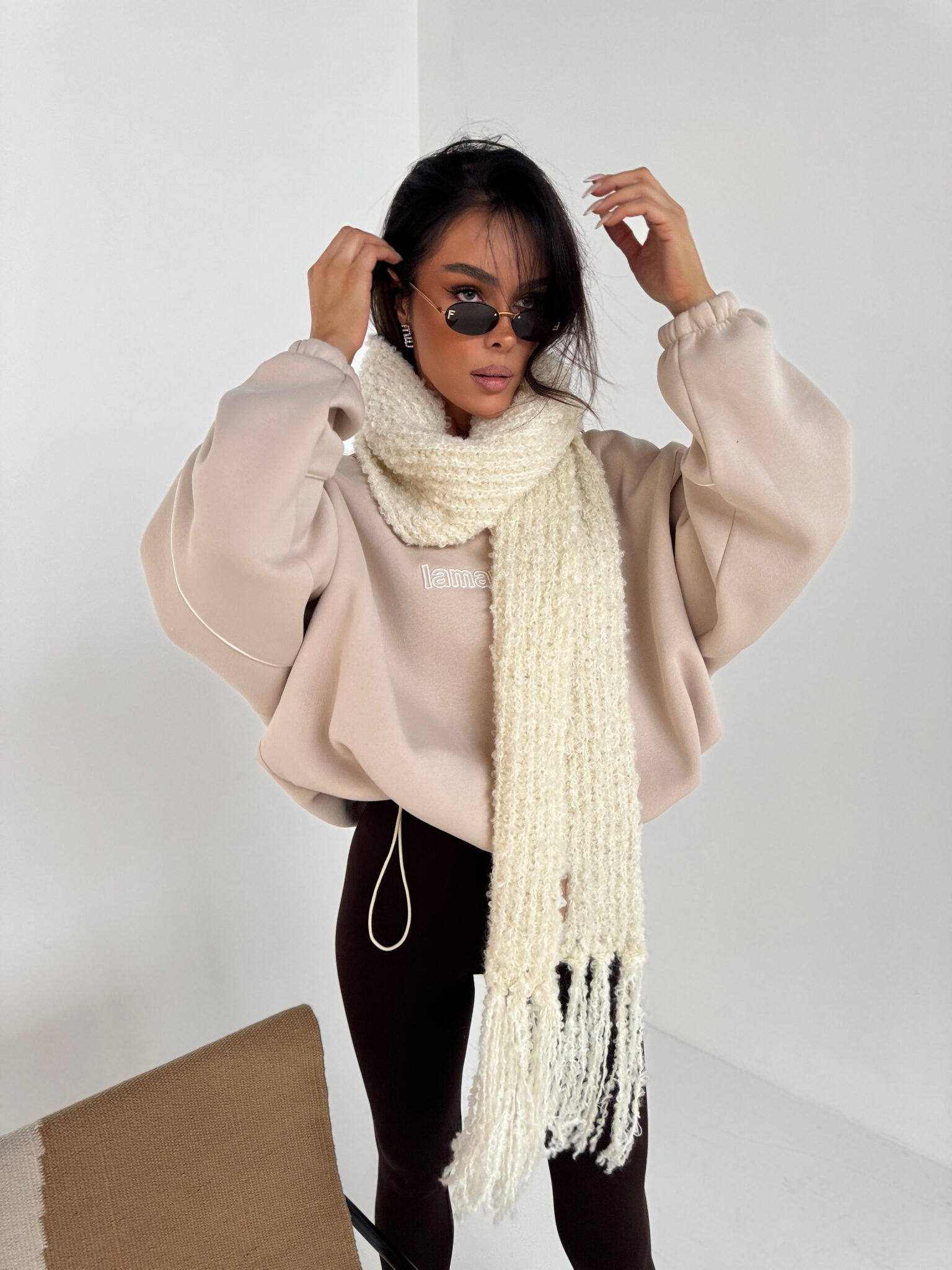 Szalik PLUSHIE ecru - obrazek 4