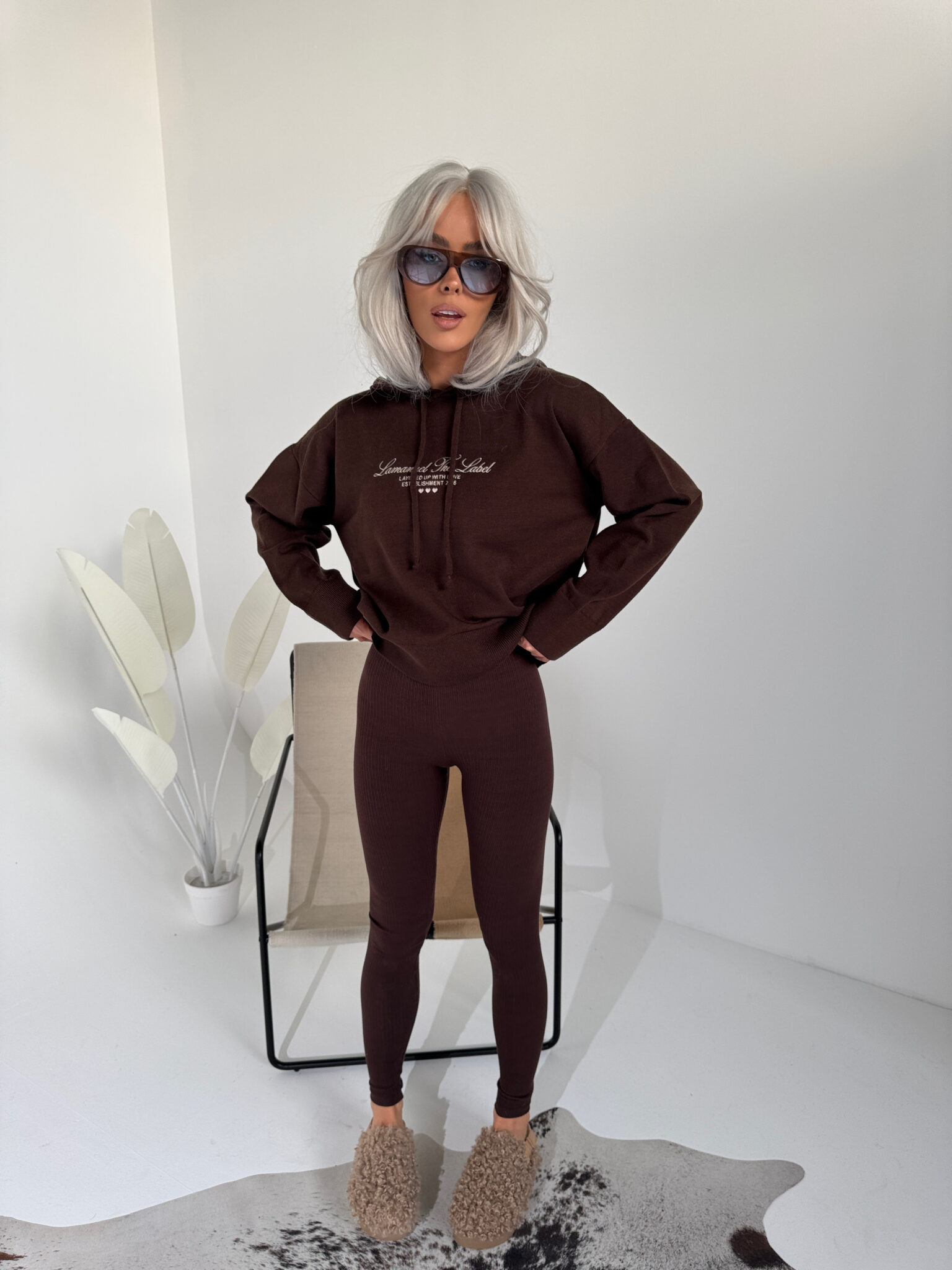 Sweter LOVE czekolada - obrazek 2