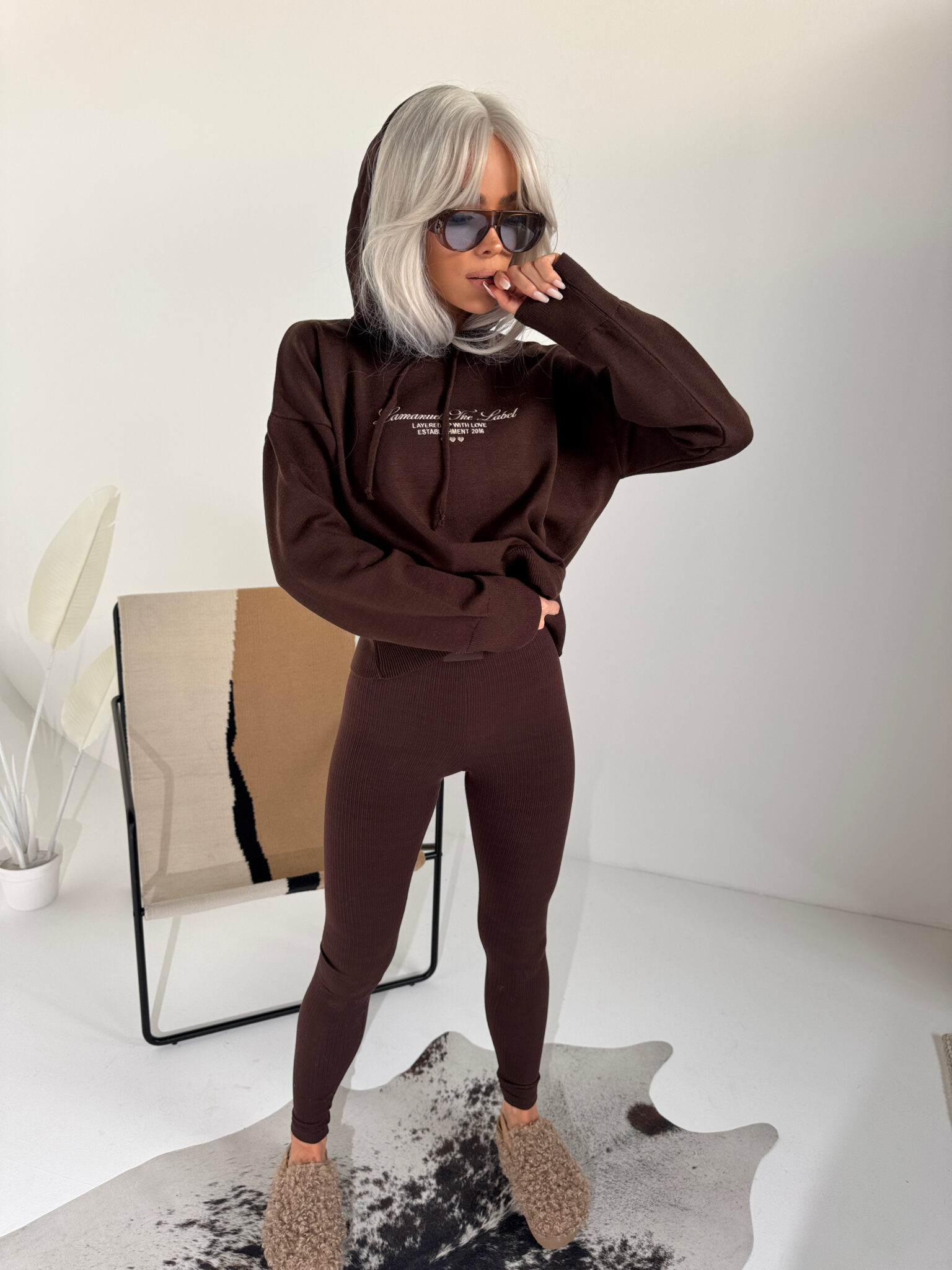 Sweter LOVE czekolada - obrazek 3