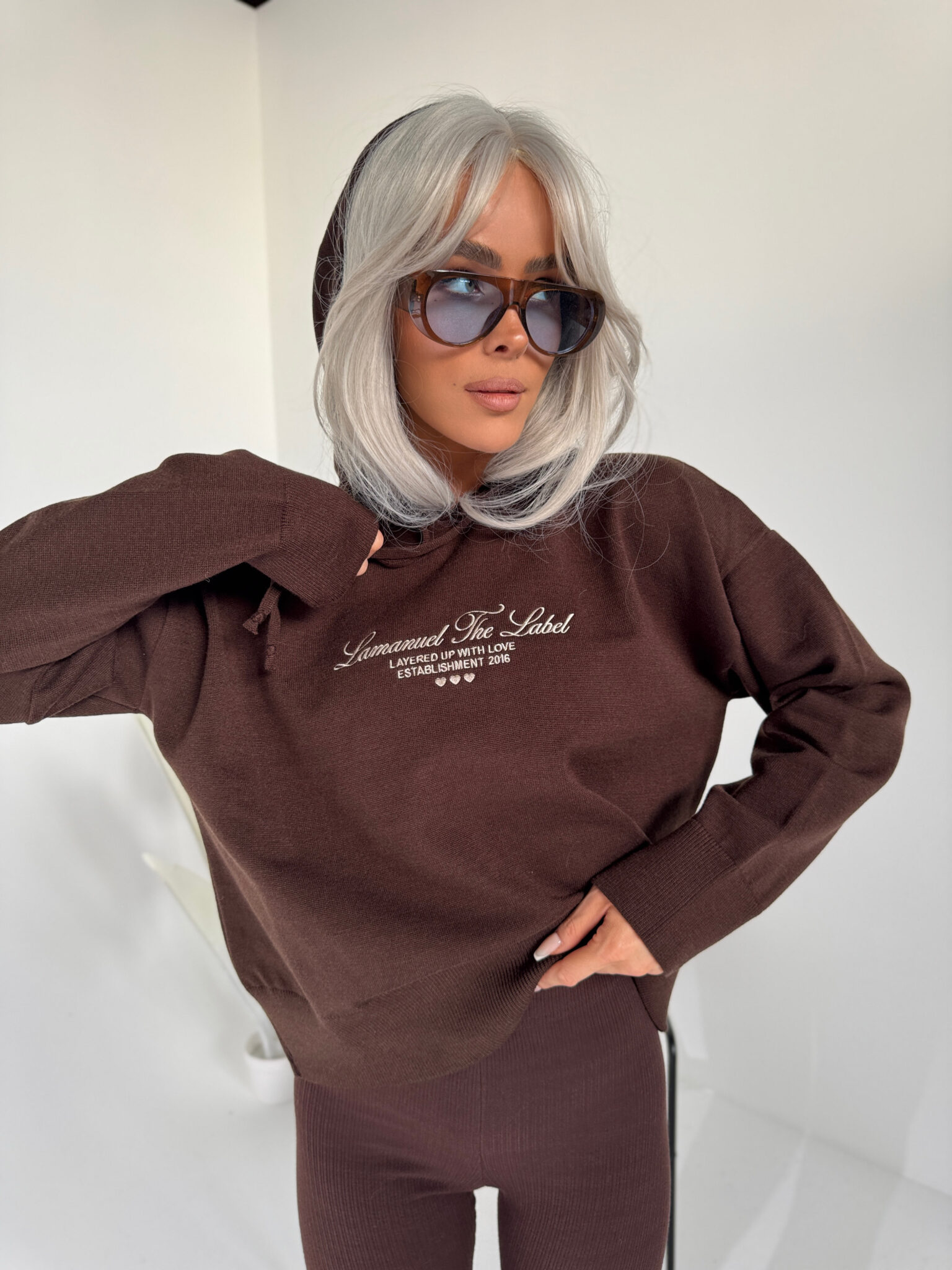 Sweter LOVE czekolada - obrazek 4