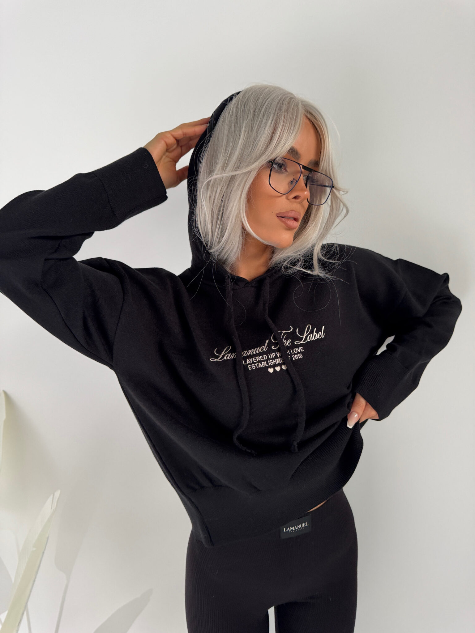 Sweter LOVE czarny - obrazek 6