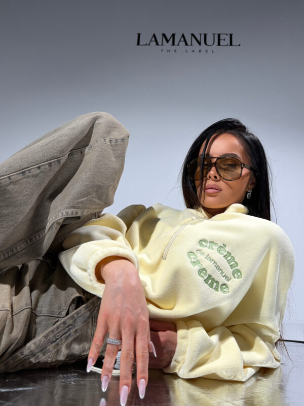 Bluza z kapturem o luźnym kroju