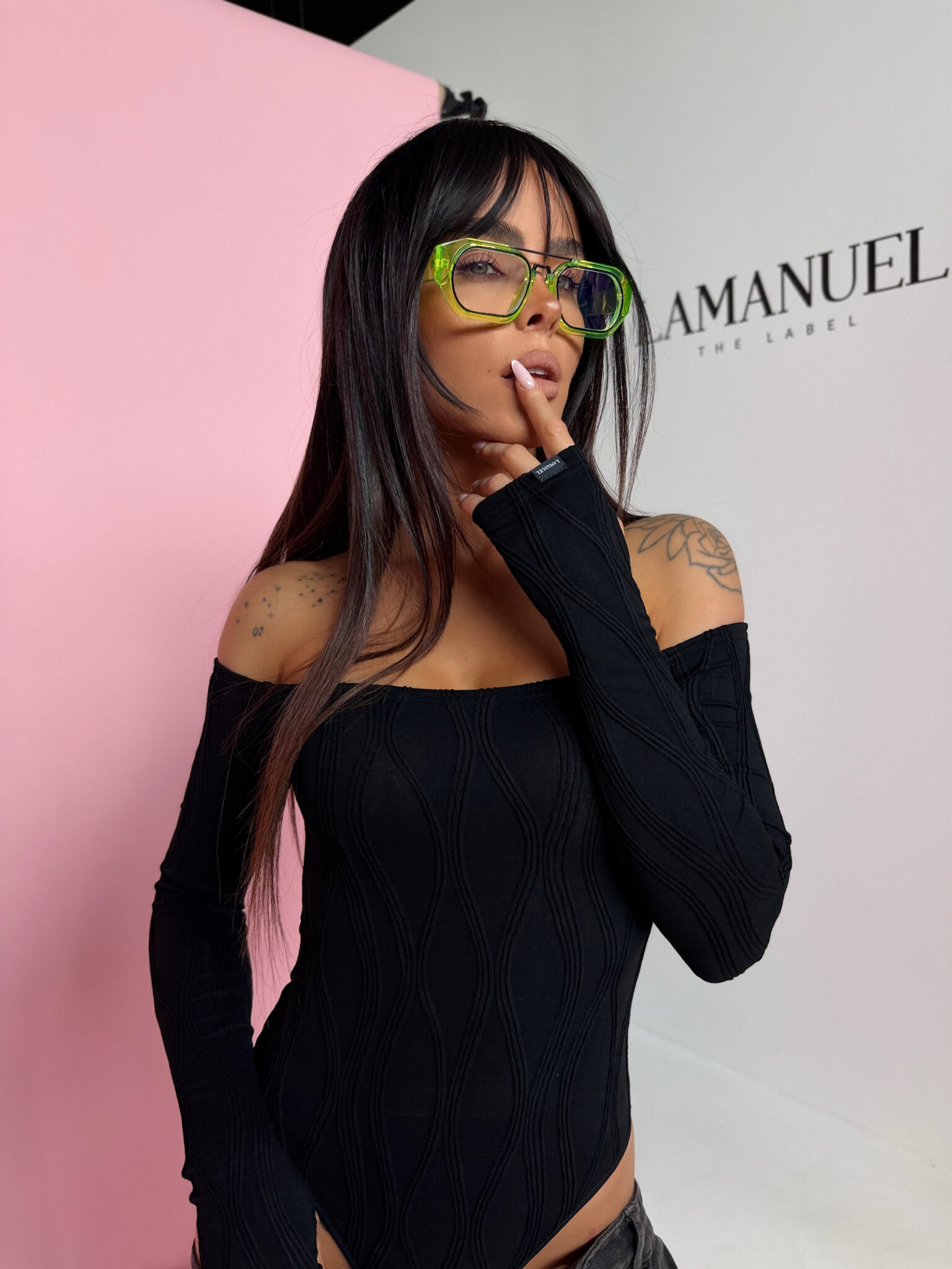 Body ESSENCE czarne - obrazek 2